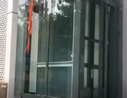 觀光電梯安裝玻璃